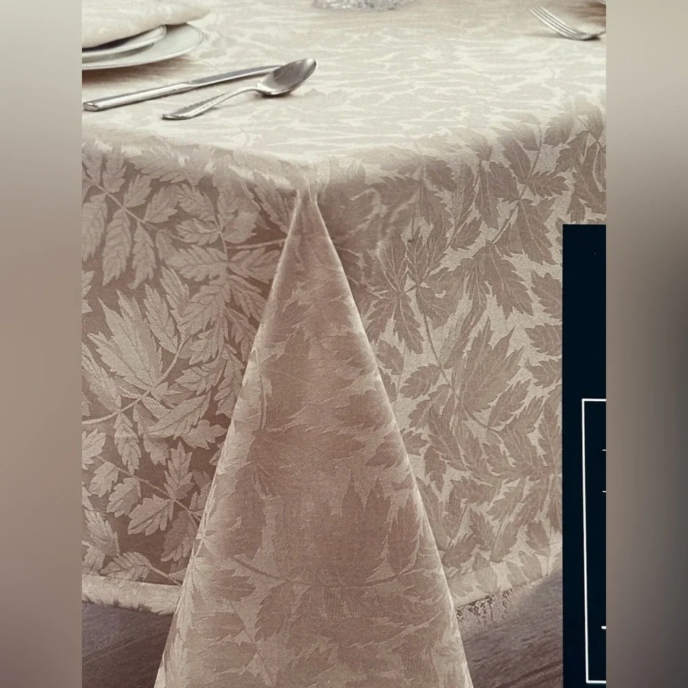 NWT WATERFORD TABLECLOTH 70 X 102 OBLONG TRALEE CHAMPAGNE LEAVES LUXURY